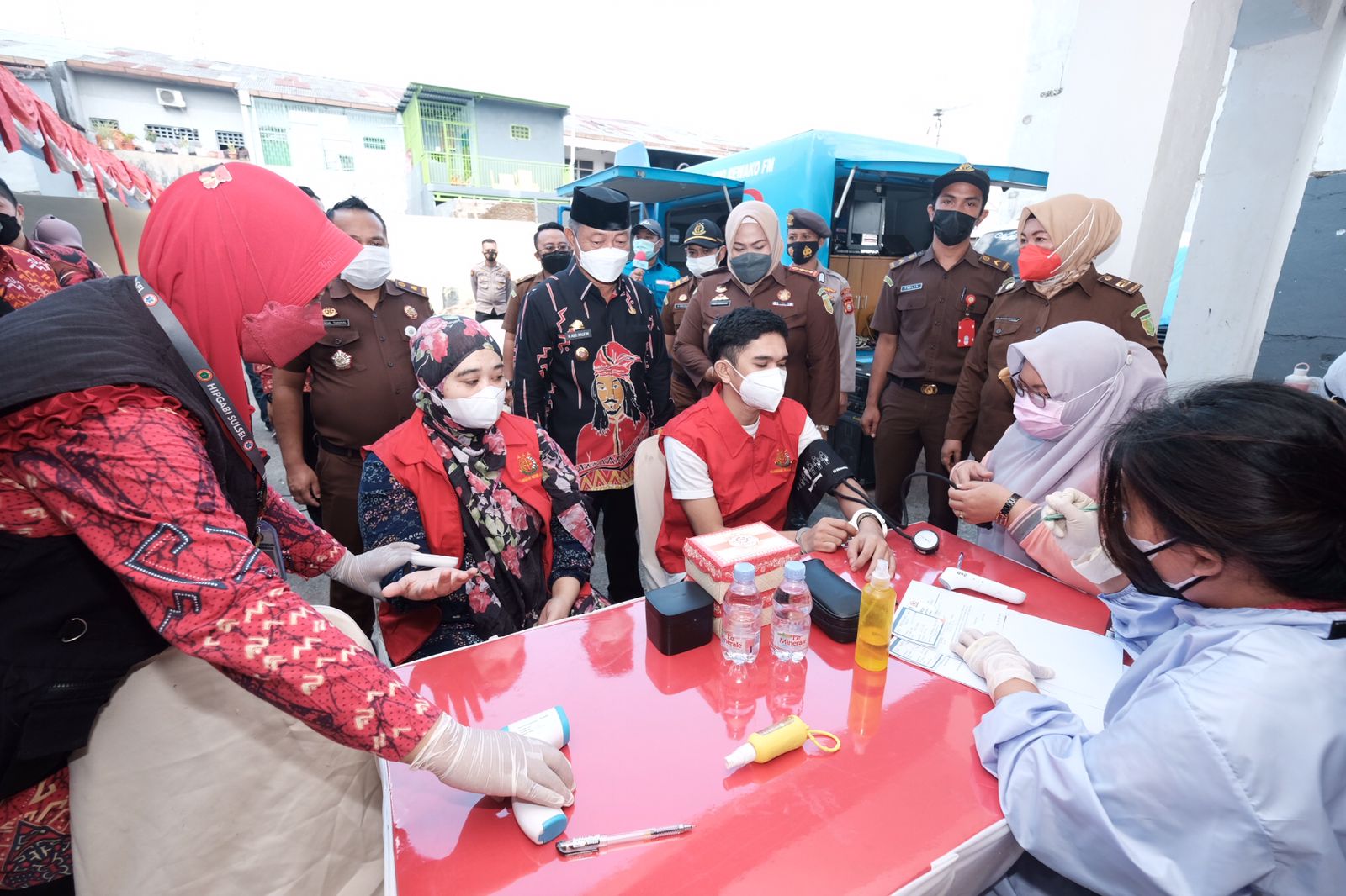 Wabup Gowa Tinjau Vaksinasi untuk Masyarakat dan Tahanan Kejari Gowa
